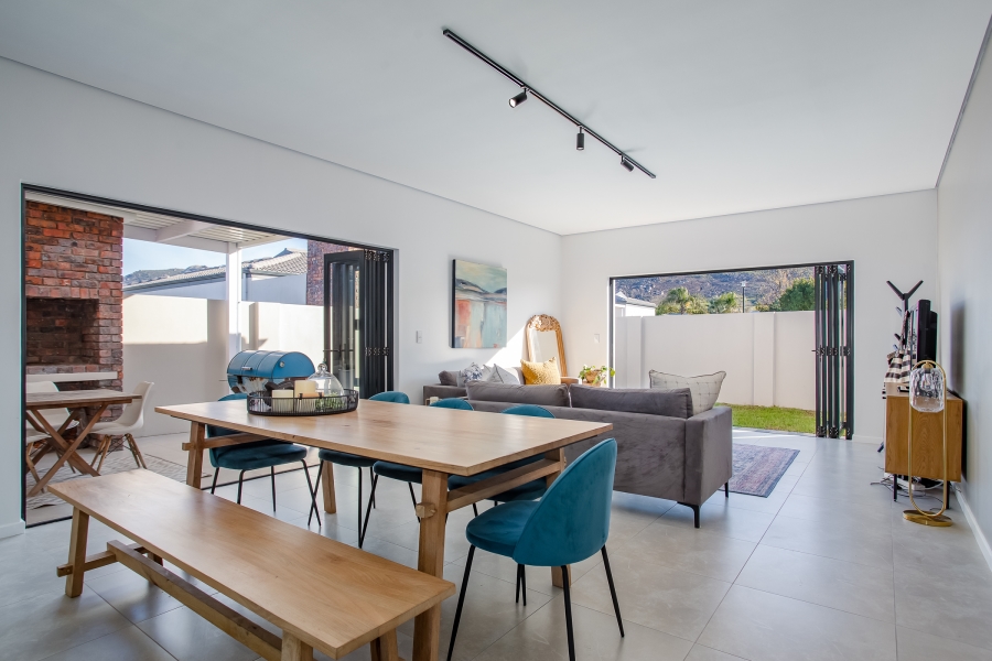 3 Bedroom Property for Sale in Honeydew Country Estate Western Cape